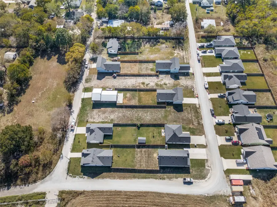 314 N Helton Street, Randolph, TX 75475 - Image #2