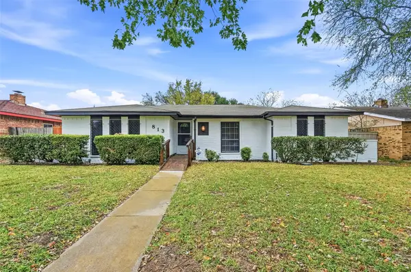 813 Cherry Hills Drive, Lancaster, TX 75134