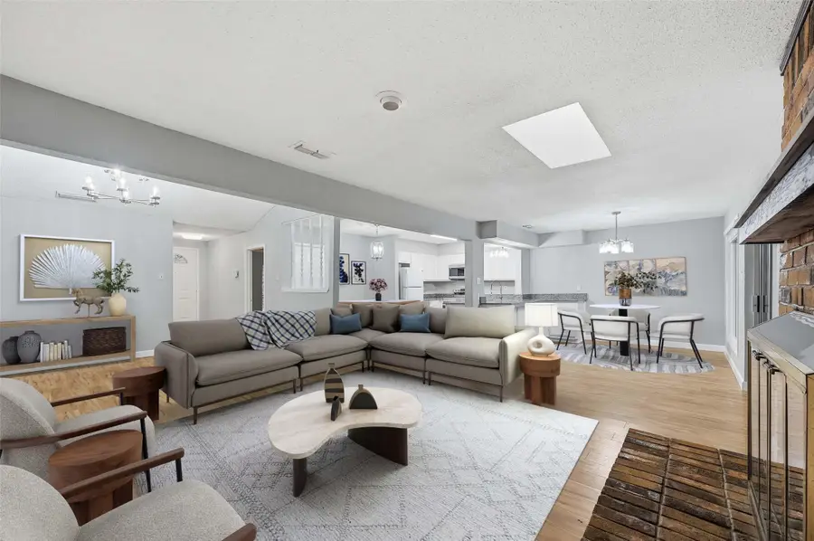 813 Cherry Hills Drive, Lancaster, TX 75134 - Image #3