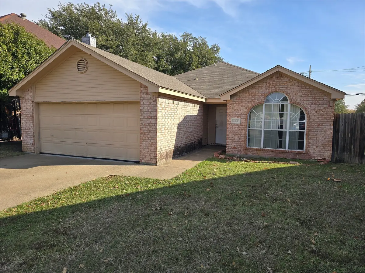 5537 Four Winds Drive, Arlington, TX 76018 - Image #1