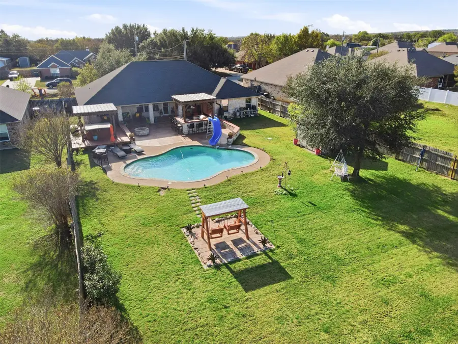 616 Parker Lane, Granbury, TX 76048 - Image #3