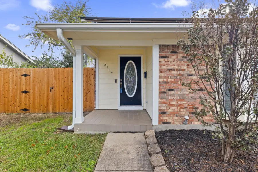 2104 Statler Drive, Carrollton, TX 75007 - Image #2