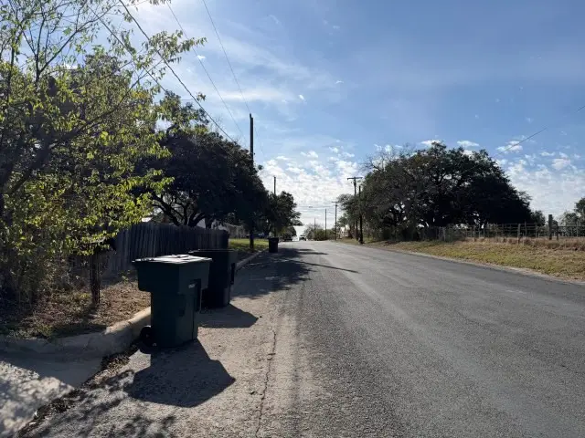 207 S Creek Street, Fredericksburg, TX 78624 - #2