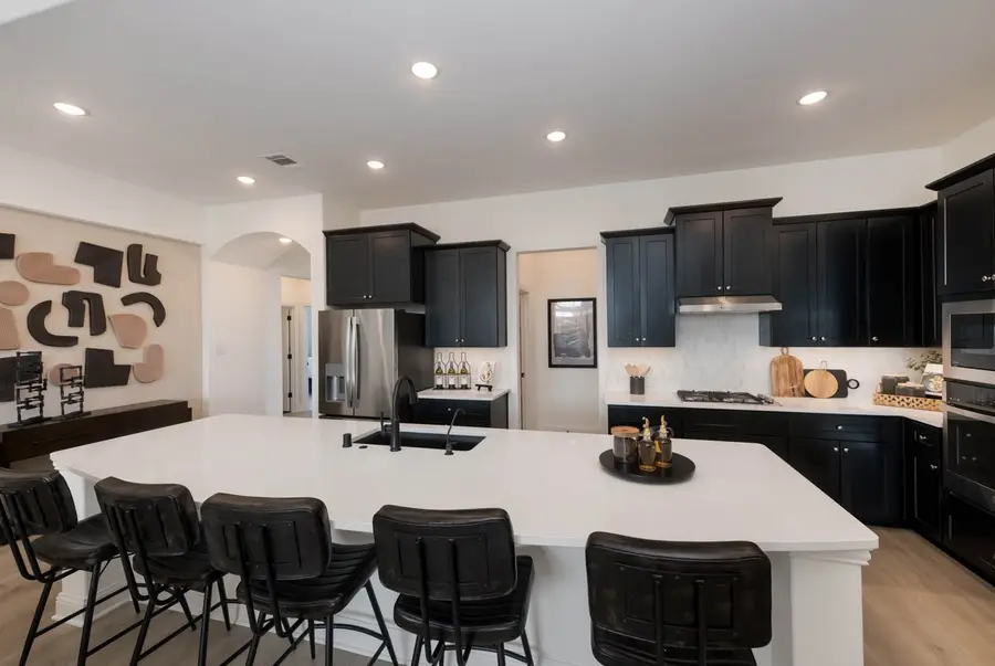 636 Red Maple Road, Waxahachie, TX 75165 - Image #2