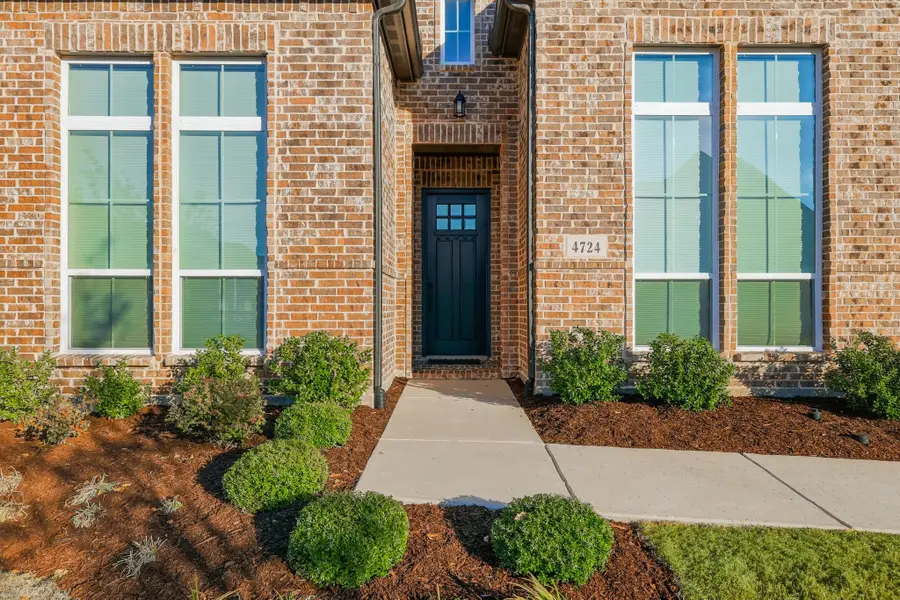 4724 Gentle Glen Drive, Carrollton, TX 75010 - Image #3