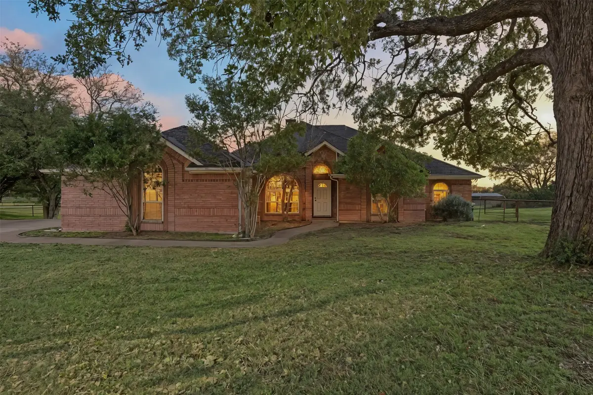 3300 Hummingbird Court, Granbury, TX 76049 - Image #1