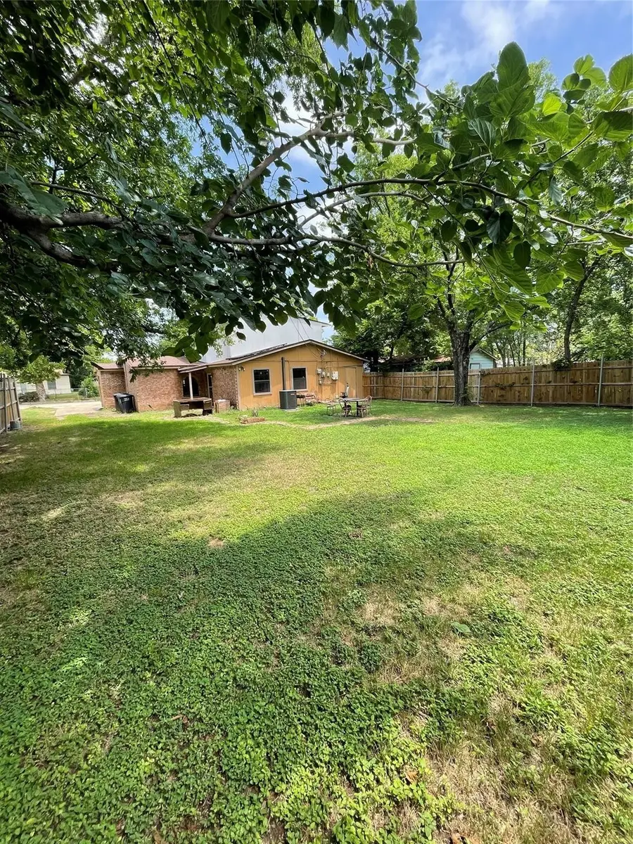 4628 Burton Avenue, Fort Worth, TX 76105 - Image #3
