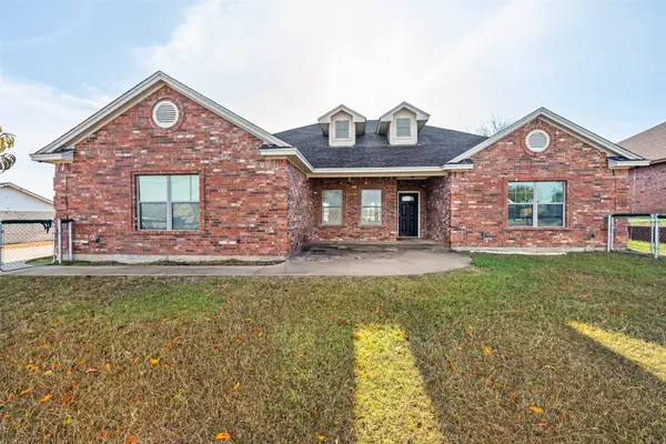 1309 W Chippewa Trail, Granbury, TX 76048