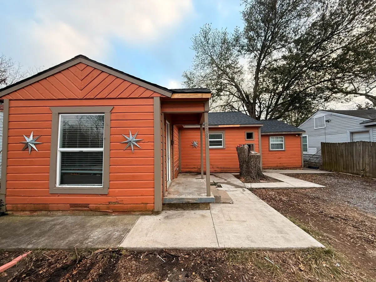 228 E Boyd Avenue, Bonham, TX 75418 - Image #1