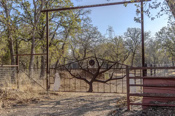 2946 Fm 52, Graford, TX 76449