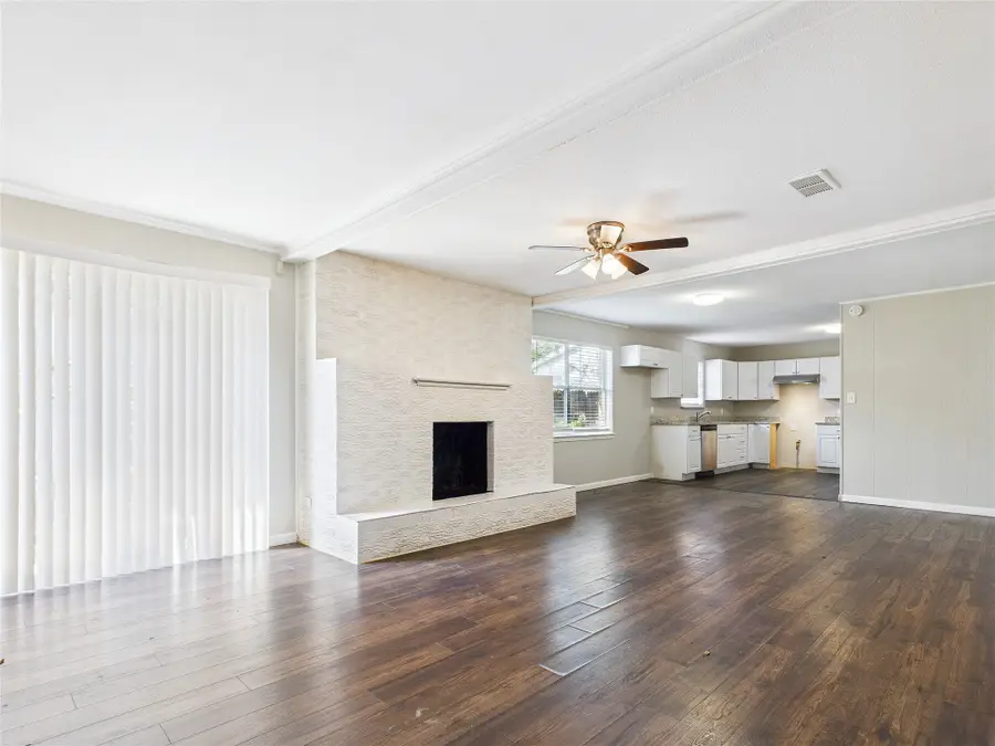 2712 Evans Avenue, Fort Worth, TX 76104 - Image #2