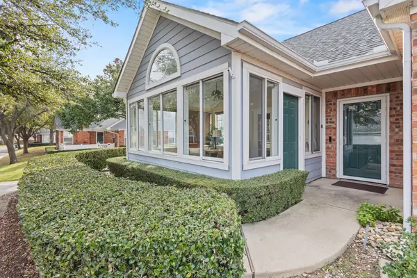 2224 Countryside Drive #2224, Bedford, TX 76021