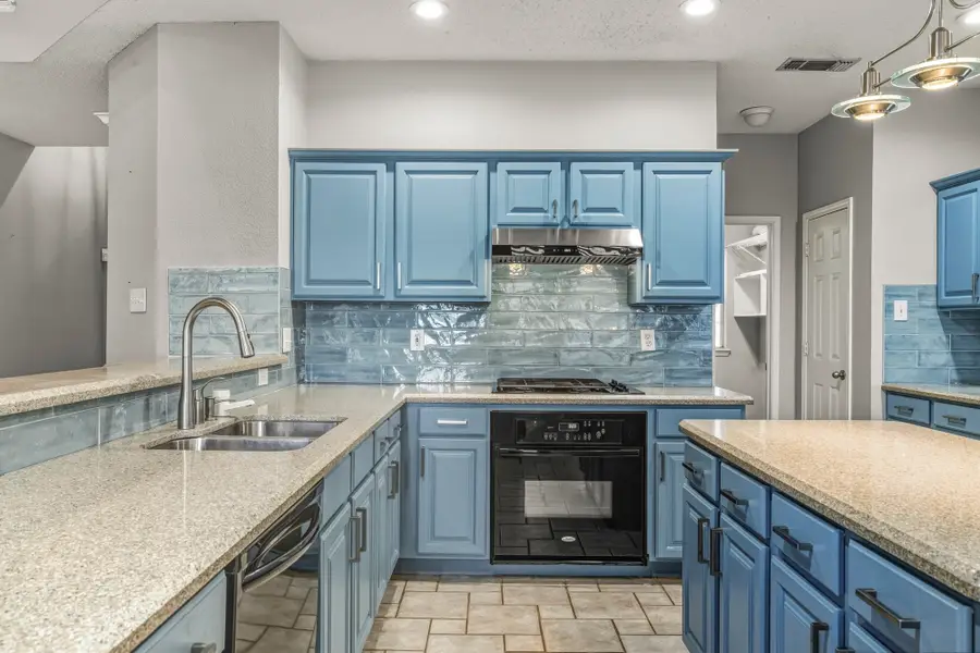 2004 Melissa Diane Street, Mansfield, TX 76063 - Image #2