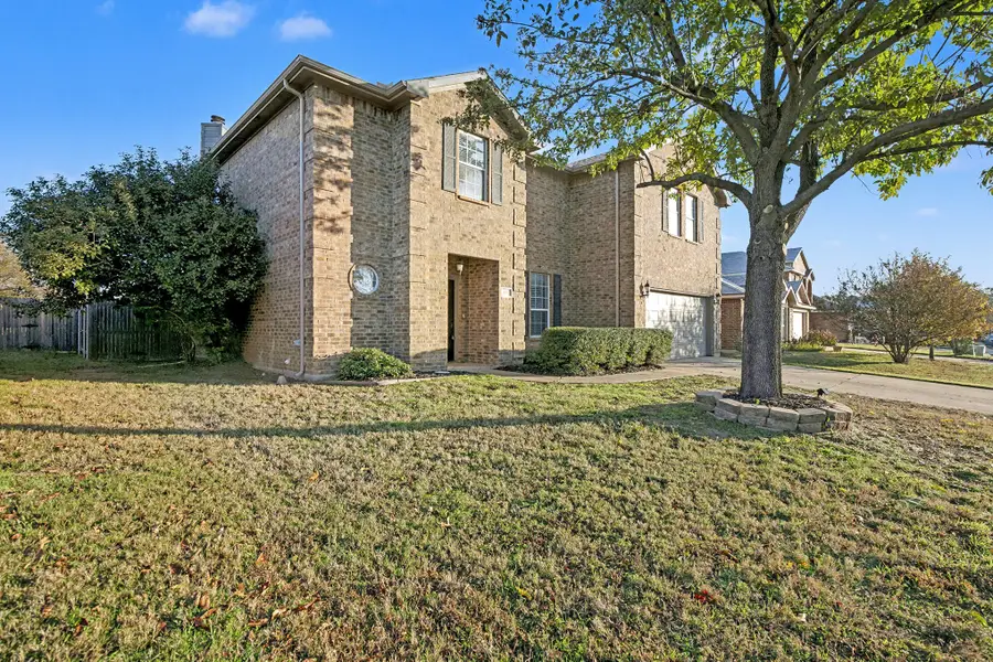 415 Hidden Ridge Drive, Burleson, TX 76028 - Image #2