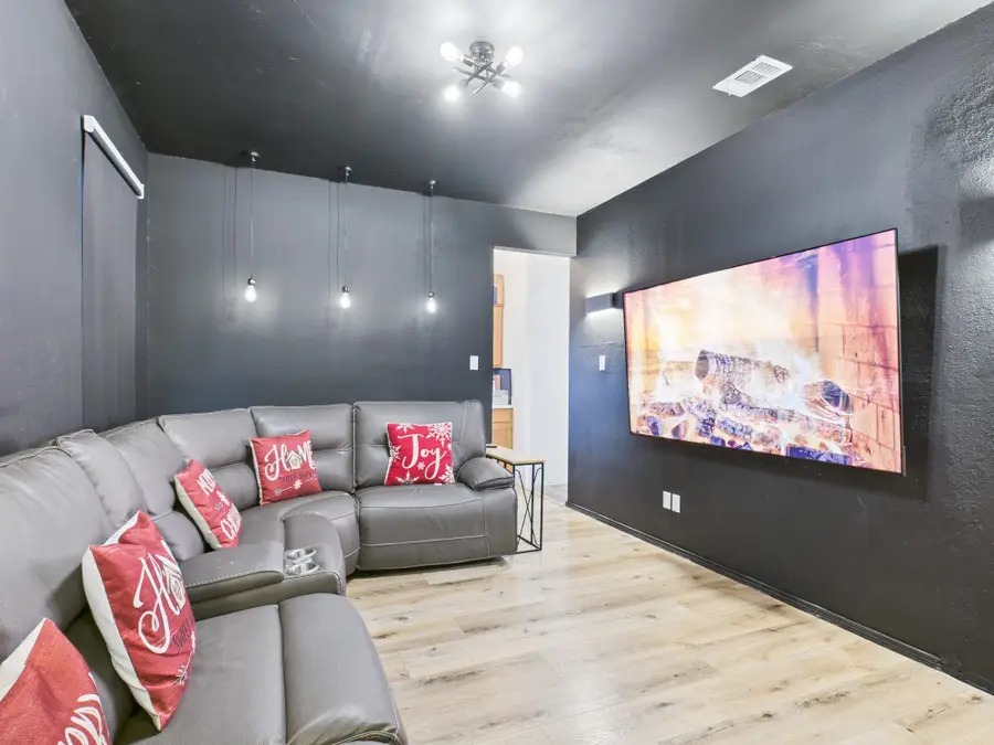 821 Woodridge Drive, Desoto, TX 75115 - Image #3