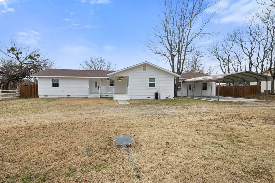 202 Blcoker Street, Bridgeport, TX 76426 - Image #2