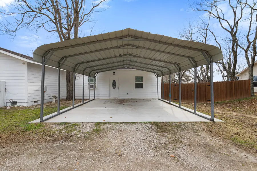 202 Blcoker Street, Bridgeport, TX 76426 - Image #3