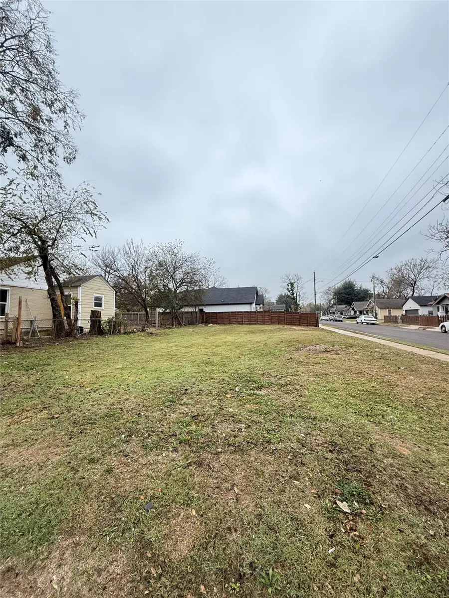 4901 Colonial Avenue, Dallas, TX 75215 - Image #2