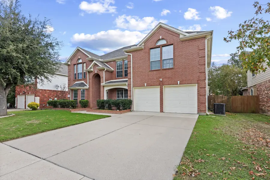 202 Forestridge Drive, Mansfield, TX 76063 - Image #2