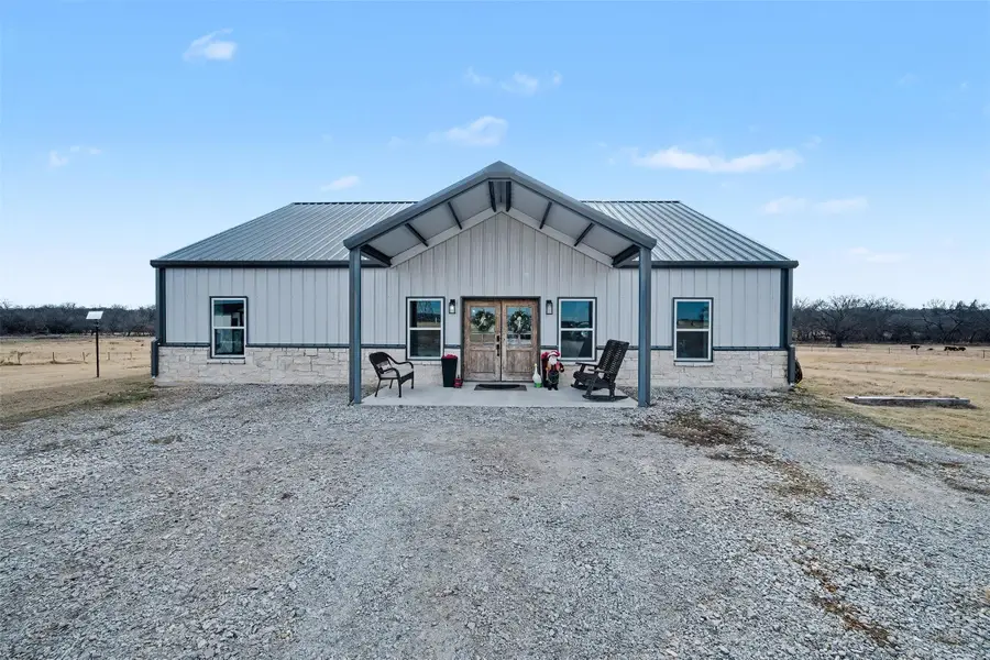 2011 County Road 1590, Alvord, TX 76225 - Image #2