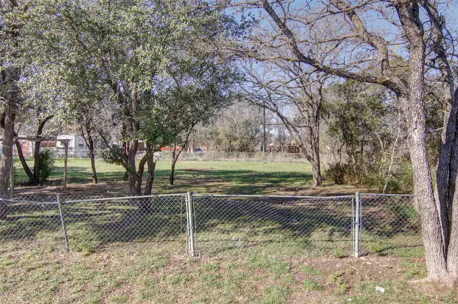 2926 Forest Park Drive, Granbury, TX 76048 - Image #2