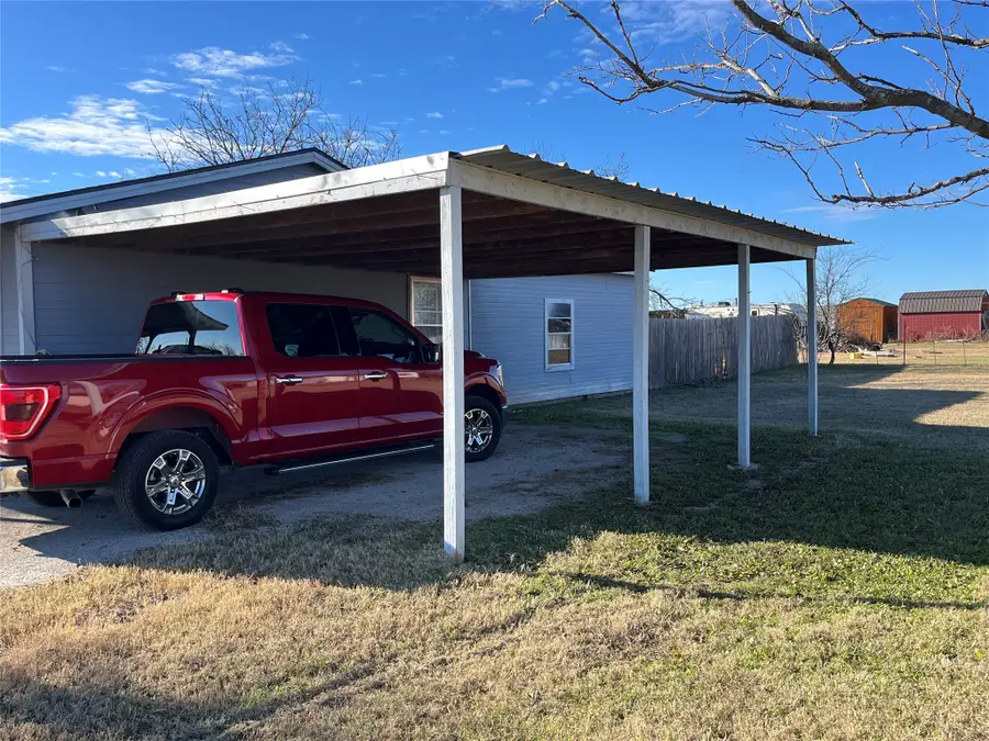 210 Colorado W, Millsap, TX 76066 - Image #3