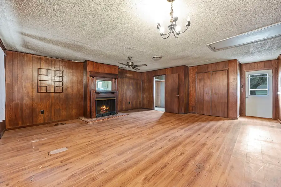 4026 Dixon Circle, Greenville, TX 75401 - Image #2