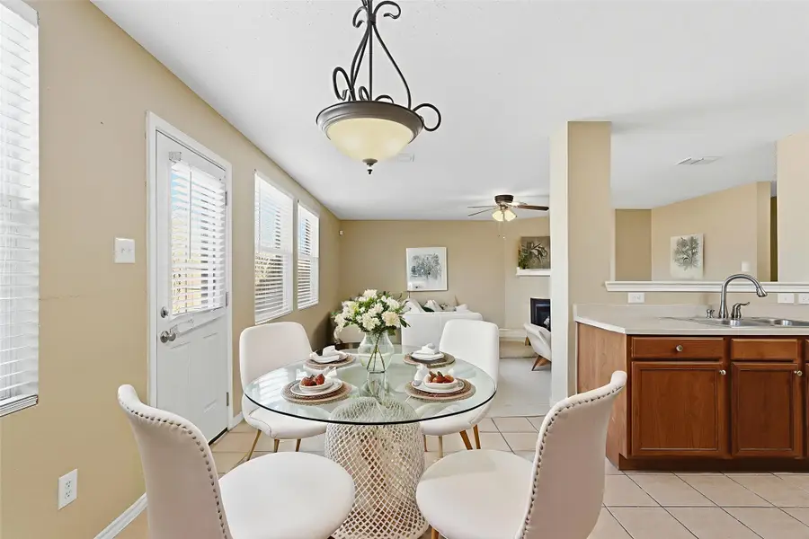 612 Granite Ridge Drive, Fort Worth, TX 76179 - Image #2