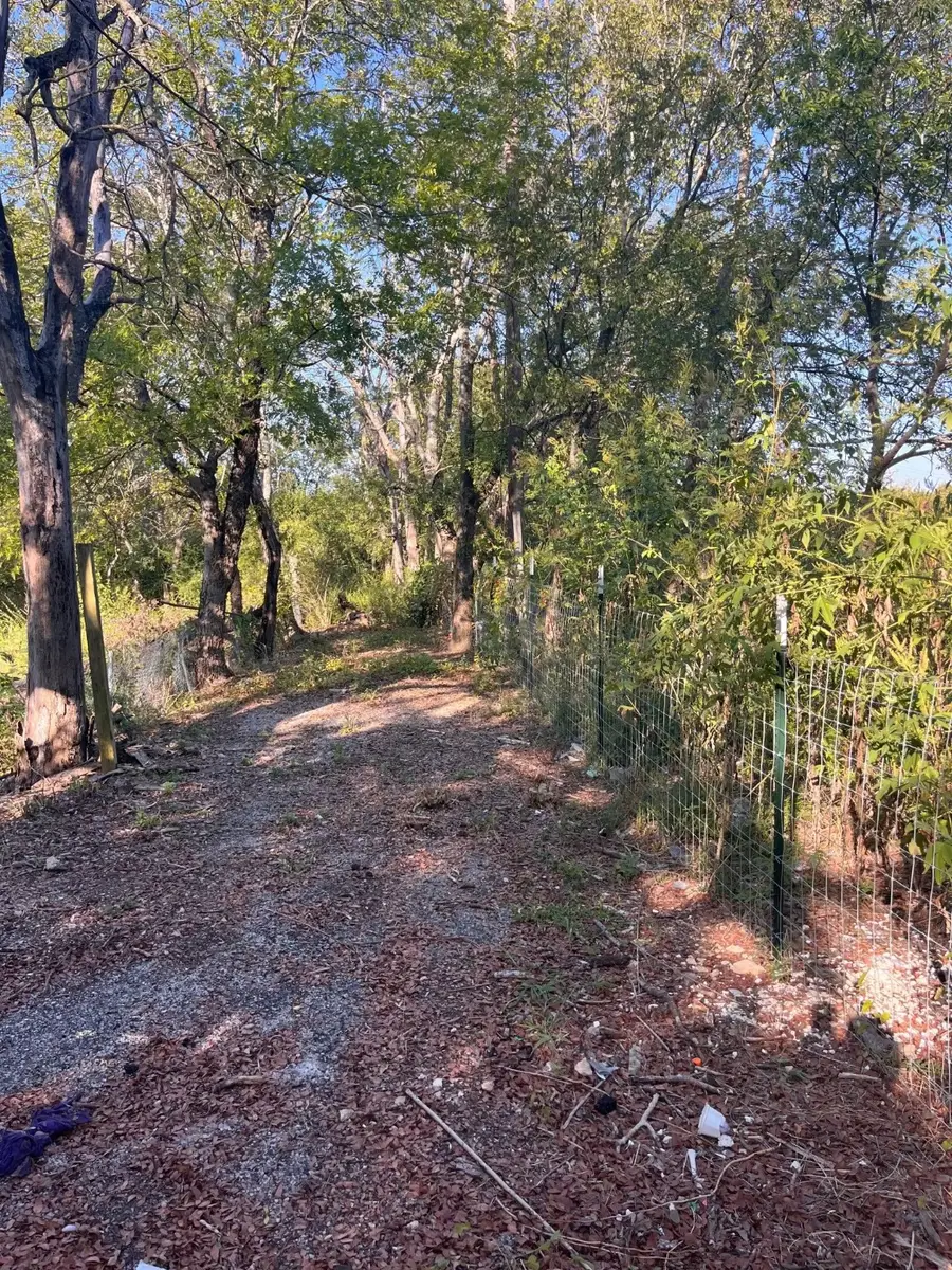 215 N Houston School Road, Lancaster, TX 75146 - Image #3