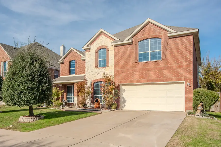 2228 Sparrow Hawk Court, Grand Prairie, TX 75052 - Image #2