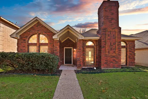 919 Walters Drive, Cedar Hill, TX 75104