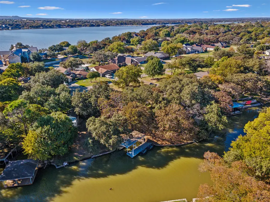 416 Granada Calle Court, Granbury, TX 76049 - Image #3