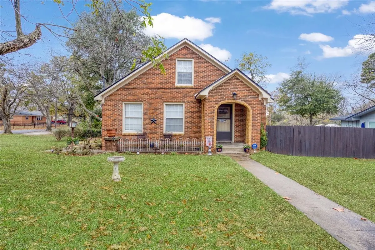 2151 Juanita Drive, Denison, TX 75020 - Image #1