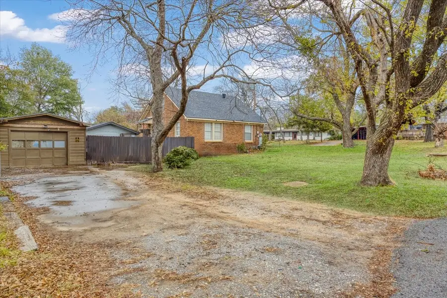 2151 Juanita Drive, Denison, TX 75020 - Image #3