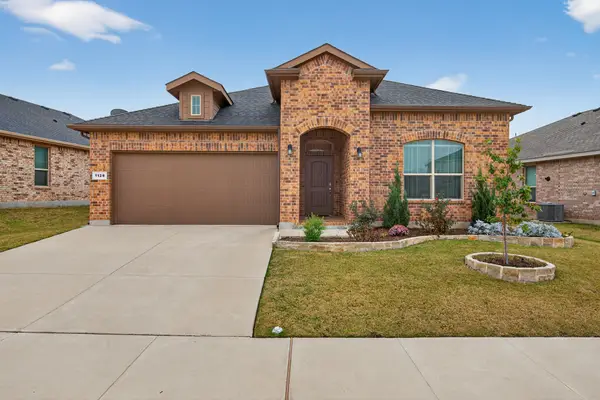 1128 Twin Brooks Lane, Fort Worth, TX 76177