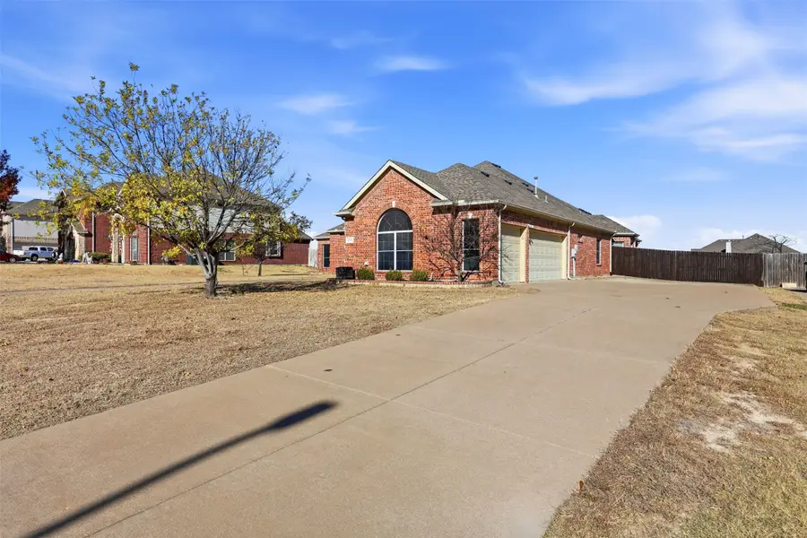 1524 Desert Hills Drive, Haslet, TX 76052 - Image #3