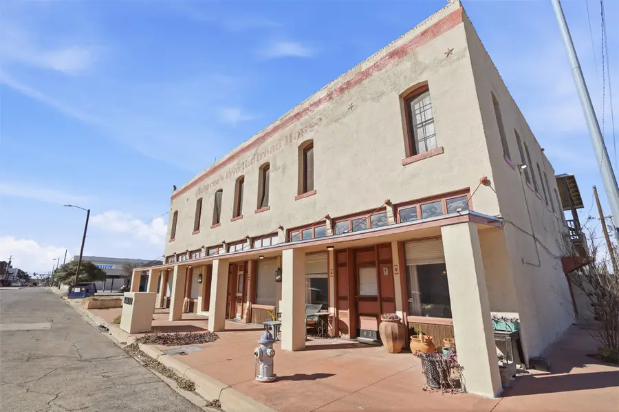 419-423 E Henderson Street, Cleburne, TX 76031 - #3