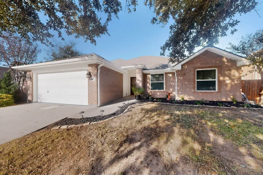 317 Vera Drive, Burleson, TX 76028 - Image #2