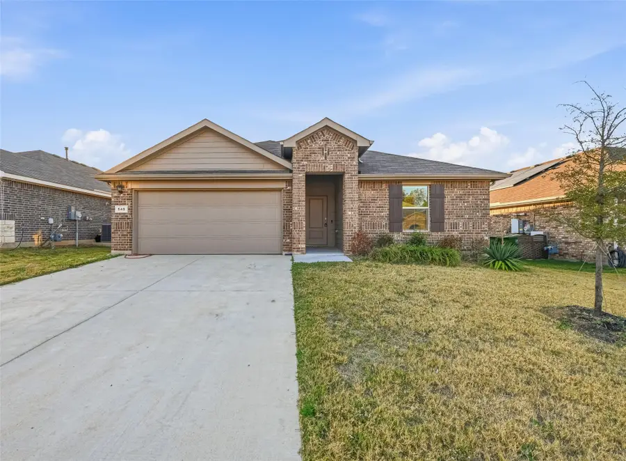 549 Bronze Circle E, Springtown, TX 76082 - Image #2