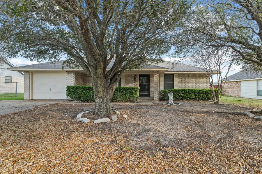 704 Rhonda, Italy, TX 76651 - Image #2