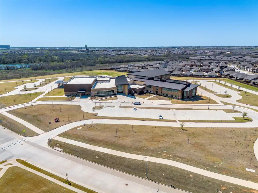 8805 Bronze Meadow Drive, Fort Worth, TX 76131 - Image #3