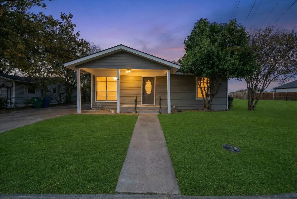 505 Perry Avenue, Waxahachie, TX 75165 - Image #1