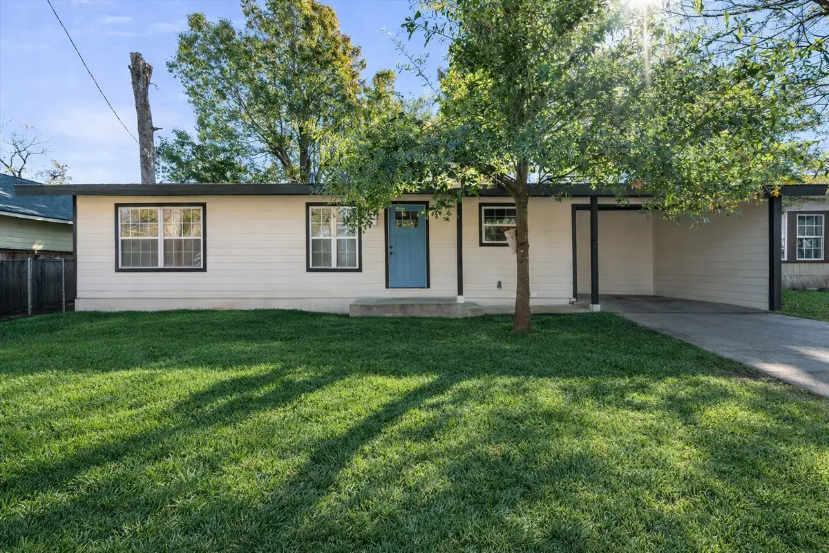 1125 W 6th Avenue, Corsicana, TX 75110 - Image #1