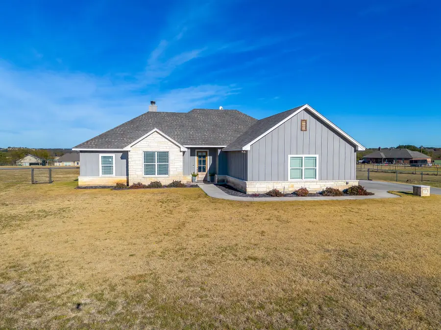 149 Kingston Lane, Brock, TX 76087 - Image #3