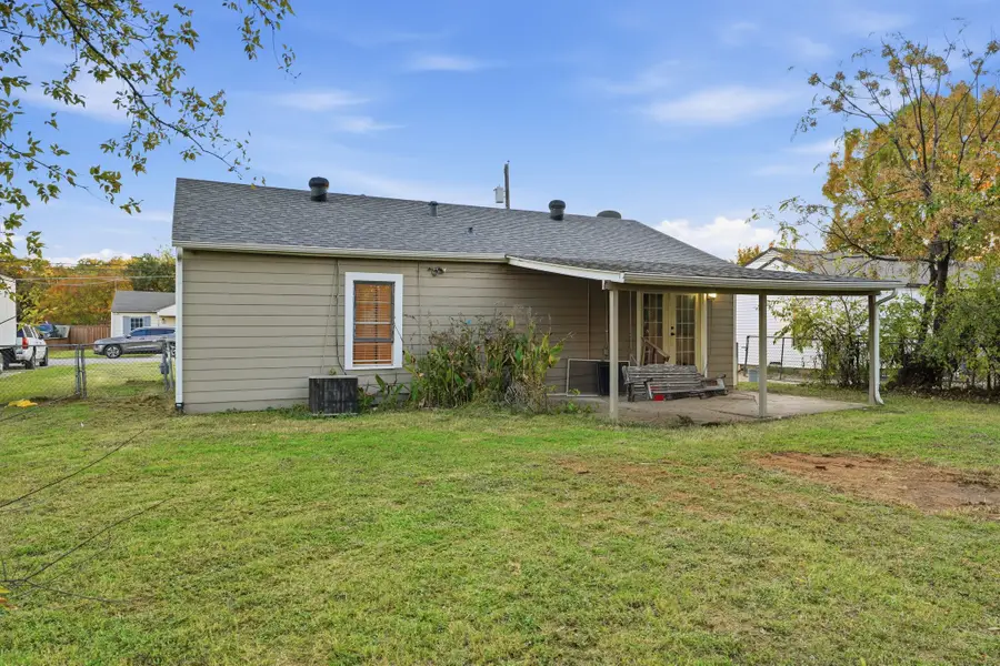 1911 Pembroke Street, Irving, TX 75060 - Image #2