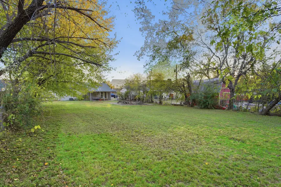 1911 Pembroke Street, Irving, TX 75060 - Image #3