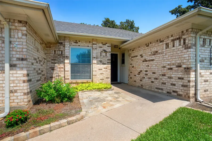 1000 Forest Trail Court, Euless, TX 76039 - Image #2
