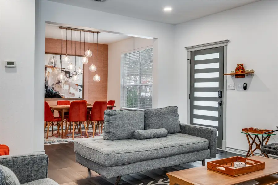 700 Martinique Avenue, Dallas, TX 75223 - Image #2