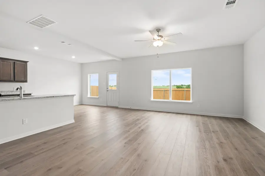 202 Julian Davis Drive, Venus, TX 76084 - Image #2