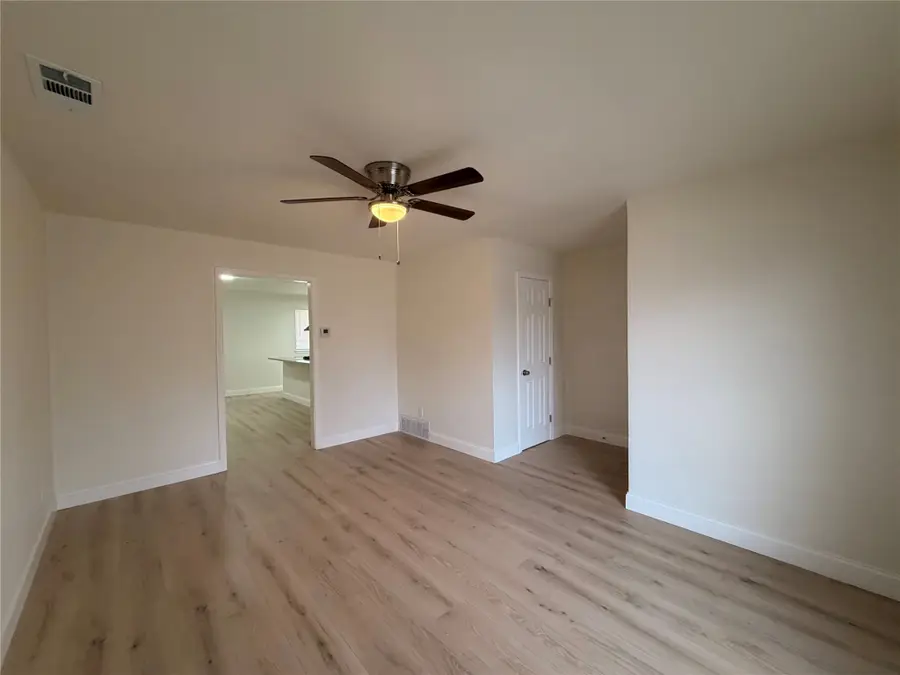 2527 Larchmont Drive, Mesquite, TX 75150 - Image #3